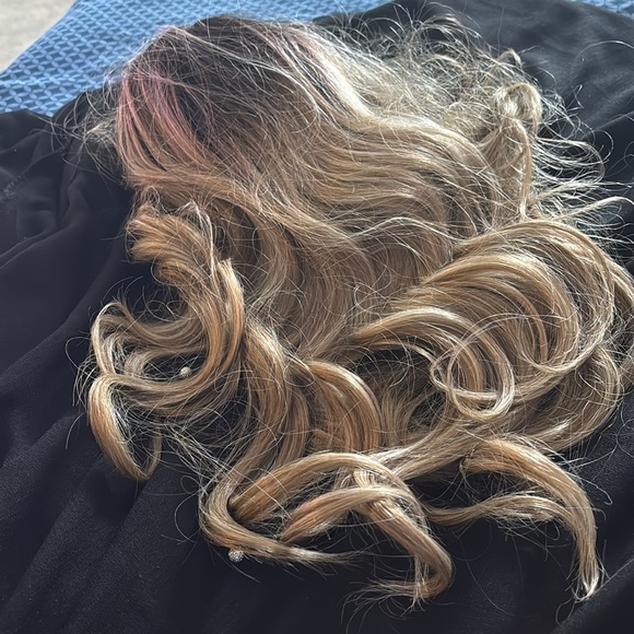 HD Lace Long Curly Blonde Synthetic Wig - Picture 3 of 10